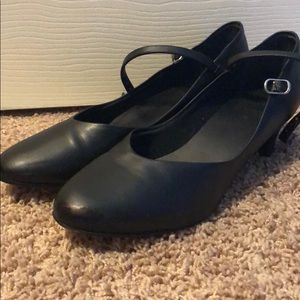Women’s size 10 character shoes in black